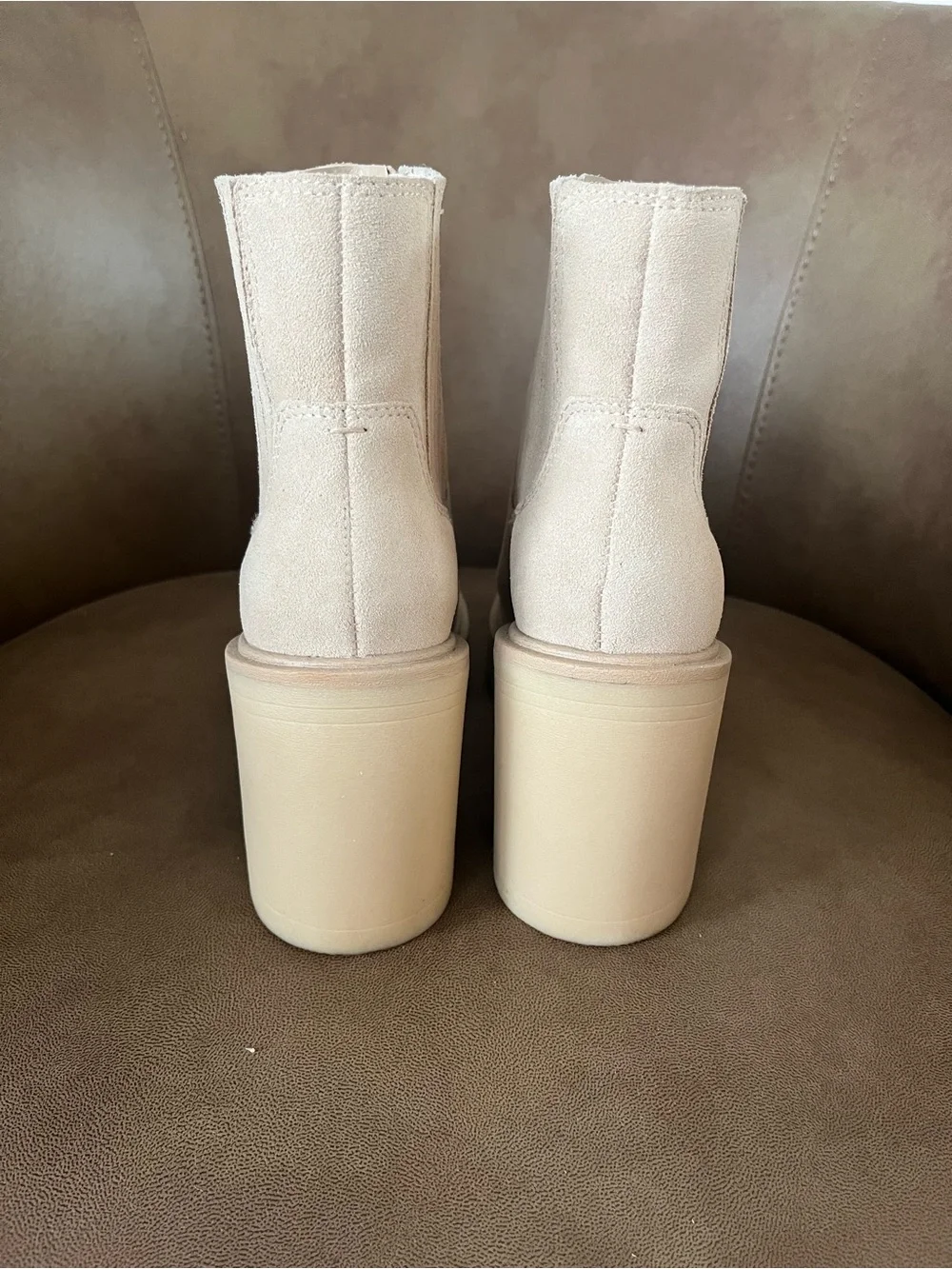 Dolce Vita Women's Cream Chunky Heel Lug Sole Chelsea Boots
